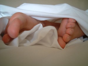 feet-under-covers1